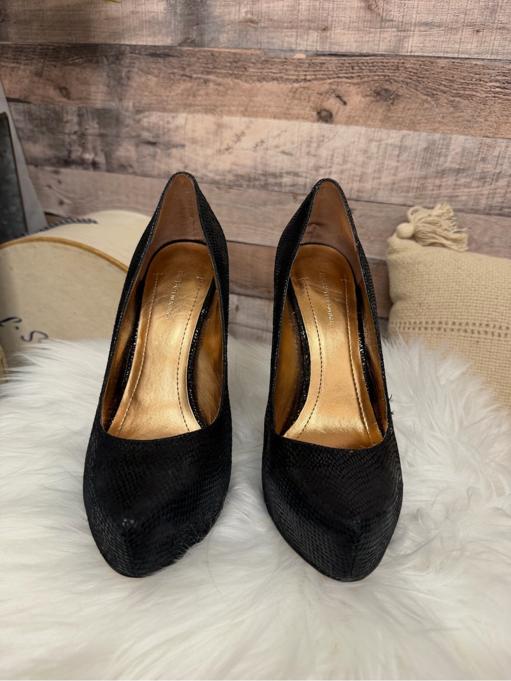 BCBG Generation Black Snakeskin Platform Pumps 8